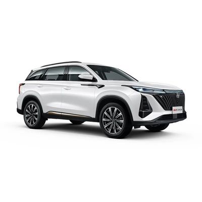 Ein guter Preis. Individuell angepasster 2024 Changan CS75 Plus Benzin SUV Hochgeschwindigkeit 2.0T Integral Body Kabinestruktur Automobil Online