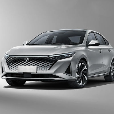 Ein guter Preis. Energie-Typ Benzinbetriebene Changan Raeton PLUS 210KM/h 1.5T Vorderreiter Antrieb Manuelle Getriebe Luxusautos Online