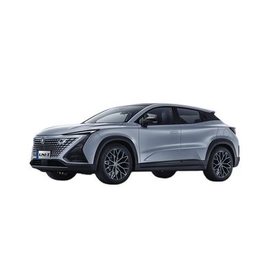 Ein guter Preis. Linkslenken Changan Automobile UNI-T Land VI Öl-Truck mit fortschrittlichem Auto-Entertainment-System und ACC Cruise System Auto Online